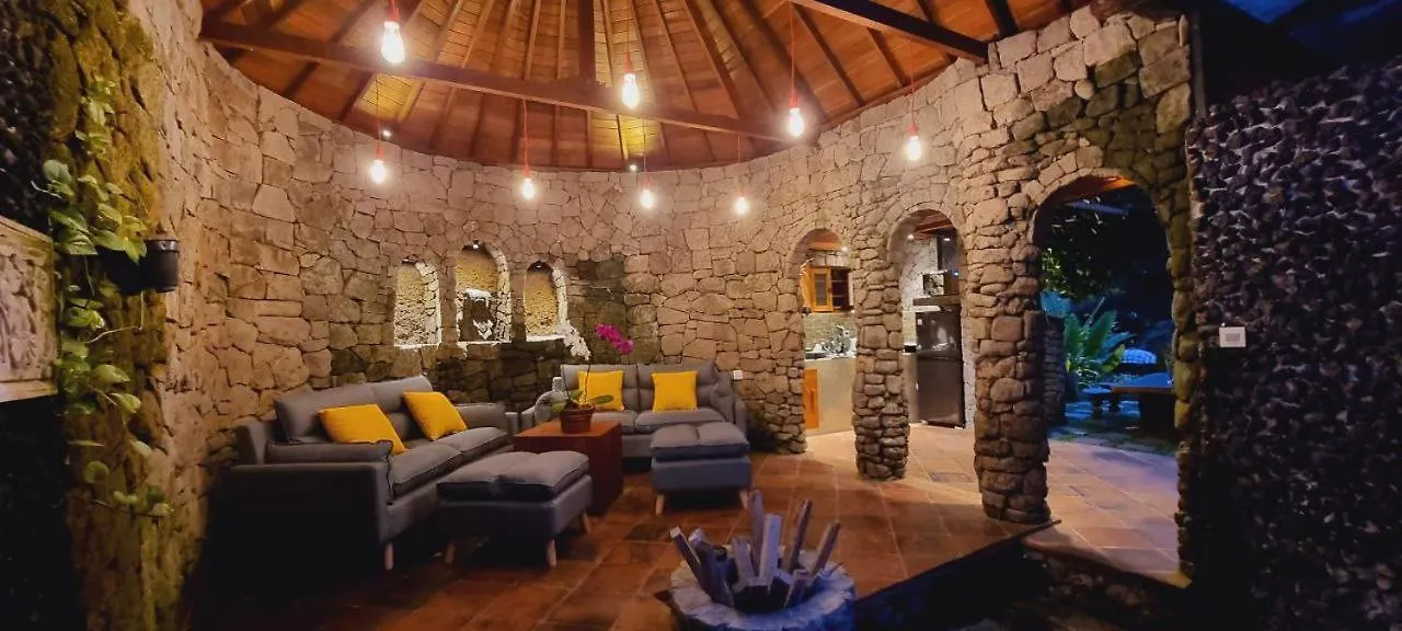 Avalon Ubud Castle & Spa Вилла Убуд